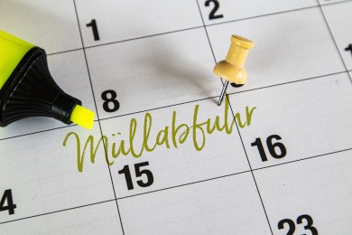 Kalender Müllabfuhr Ausschnitt von einem Kalender mit einem gelben Edding