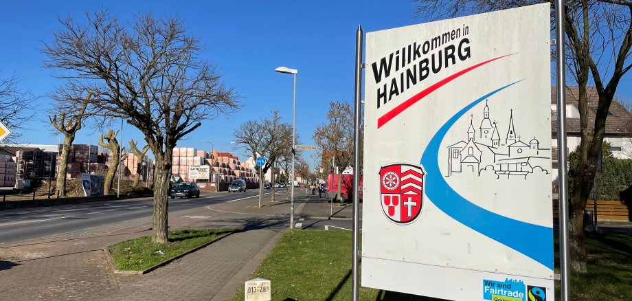 Ortseinfahrt von Hainstadt, zeigt die Offenbacher Landstraße